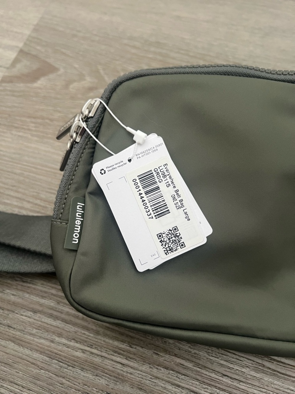 lululemon athletica everywhere Belt Bag - Picture 2 of 4